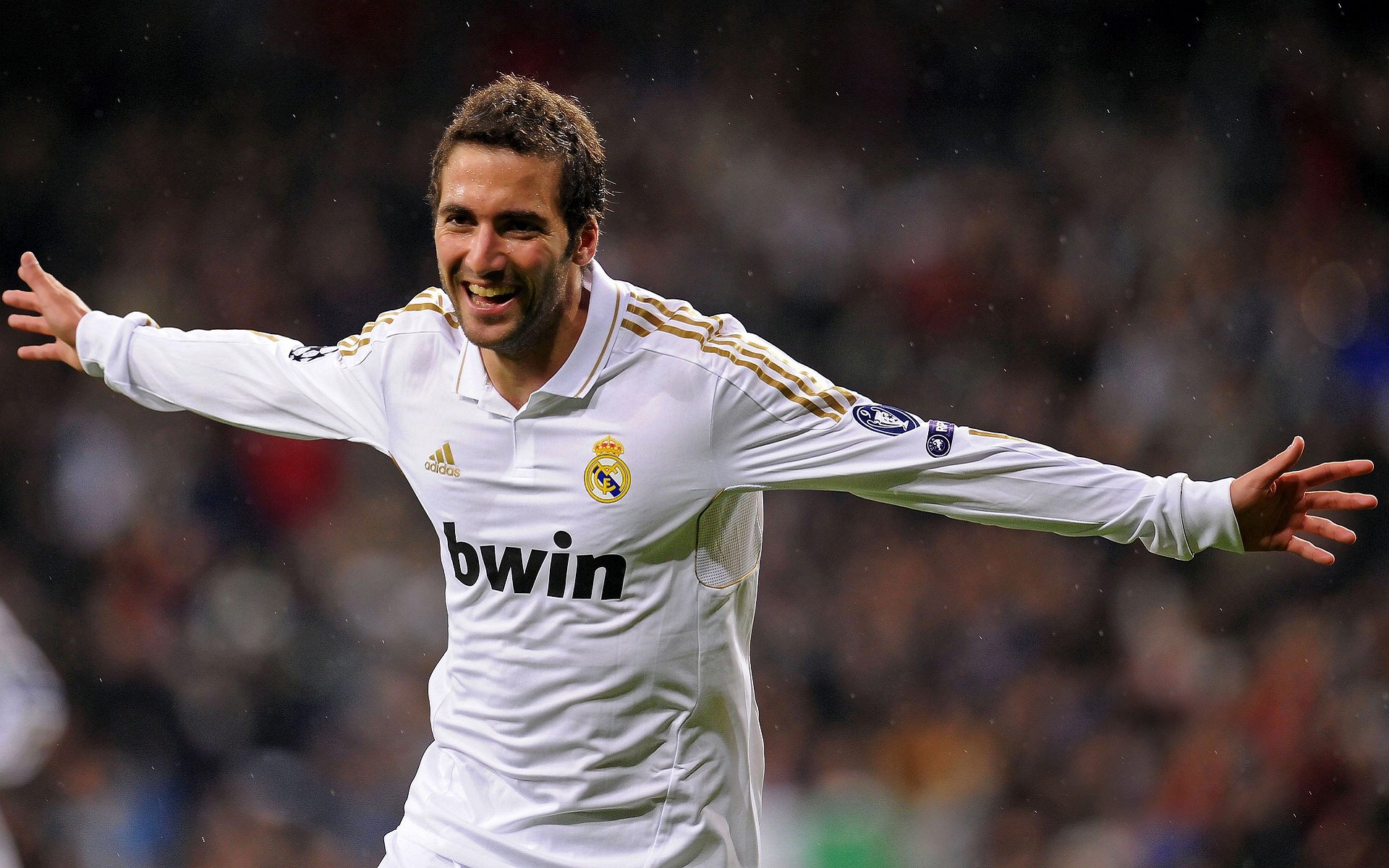 塞尔维亚豪取三分，锁定晋级资格，塞尔维亚怎么样了