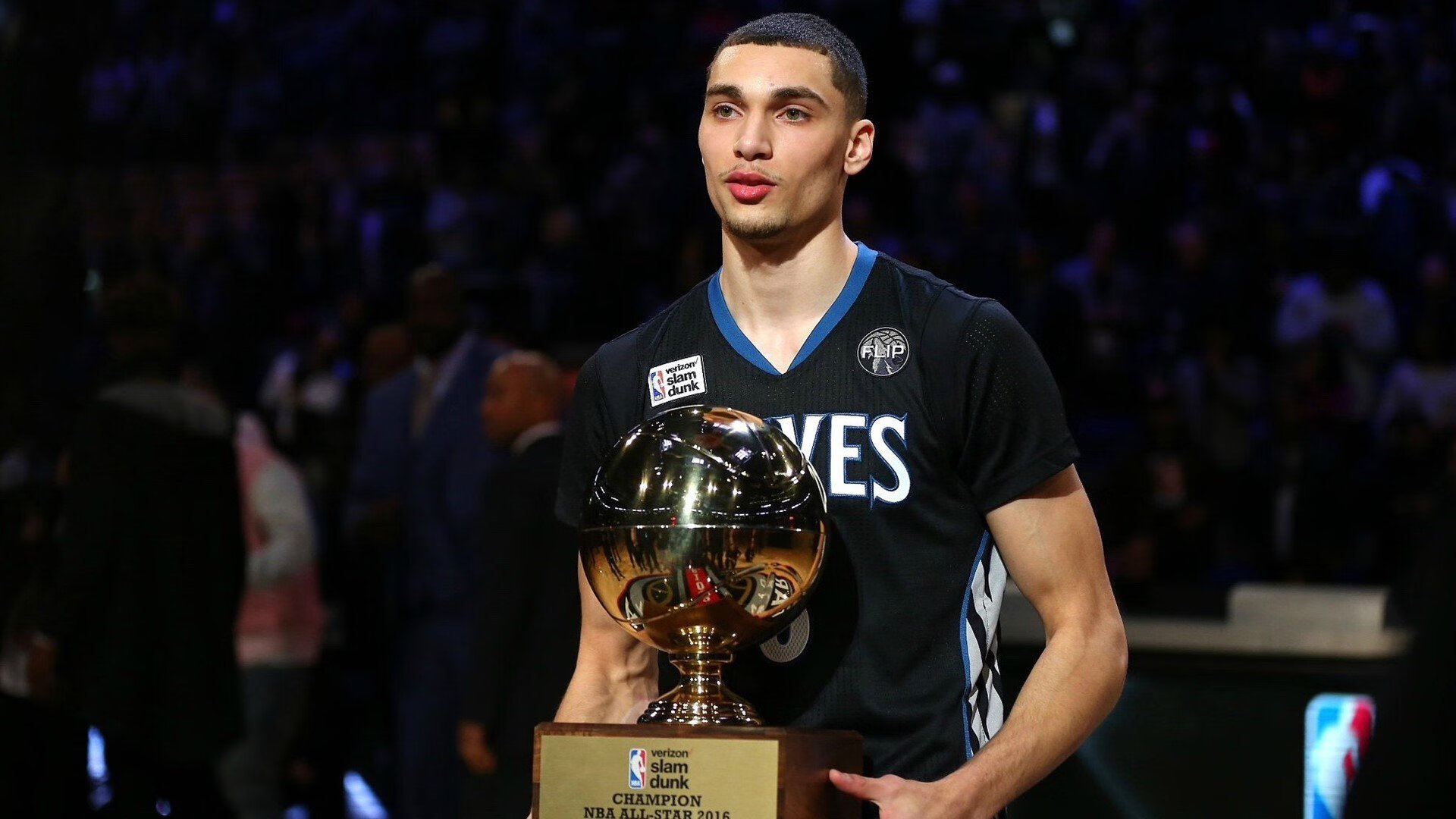 河床主帅强调团队协作，河床队的主场叫什么